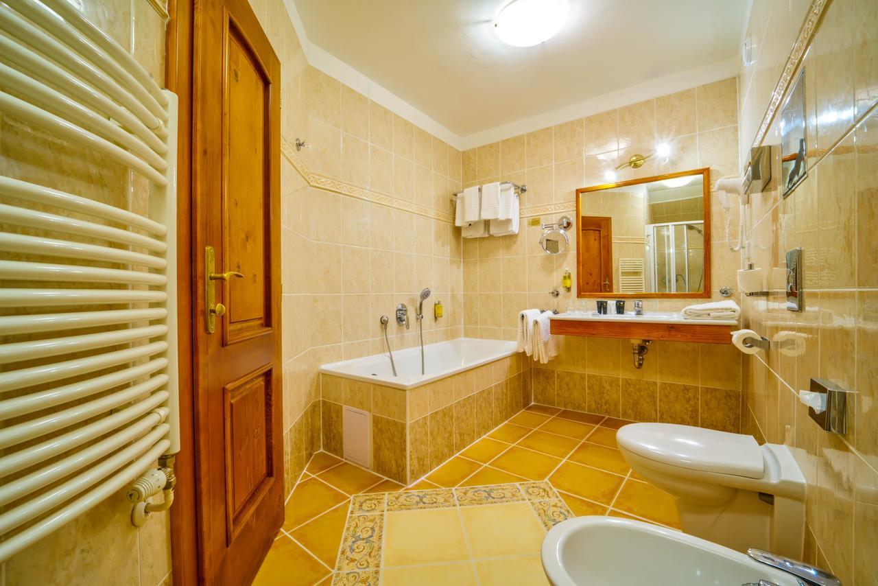 Josephine Old Town Square Hotel - Czech Leading Hotels Prague Exterior photo